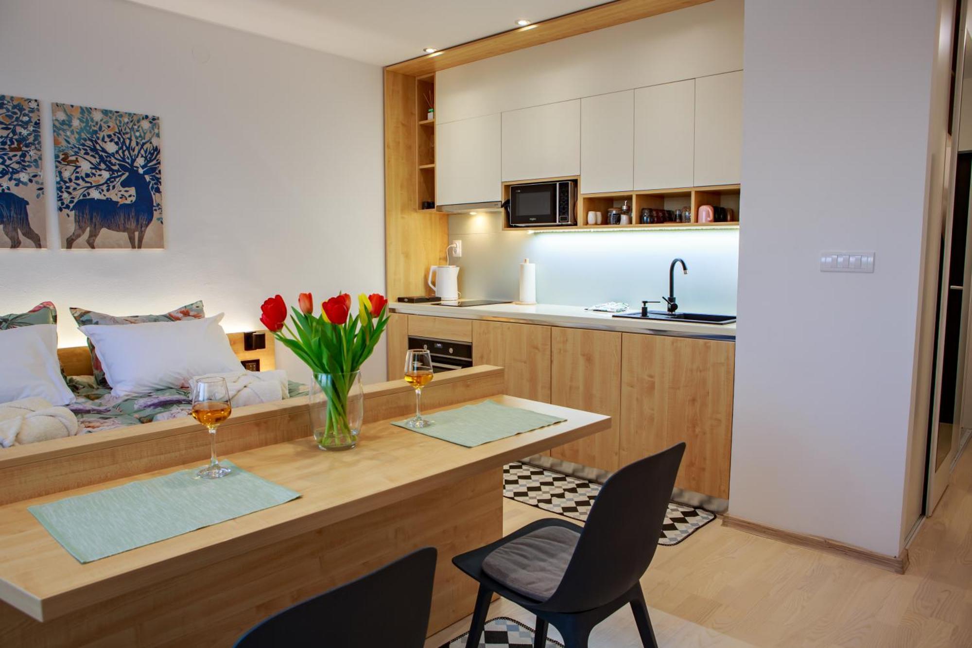 Apartment D7 *